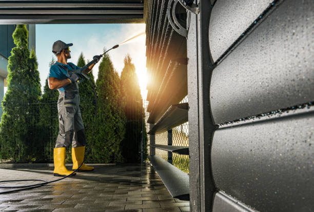 Best Garage Pressure Washing  in Mcfarland, WI