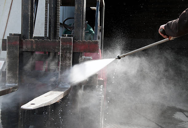 Best Deck Cleaning Services  in Mcfarland, WI